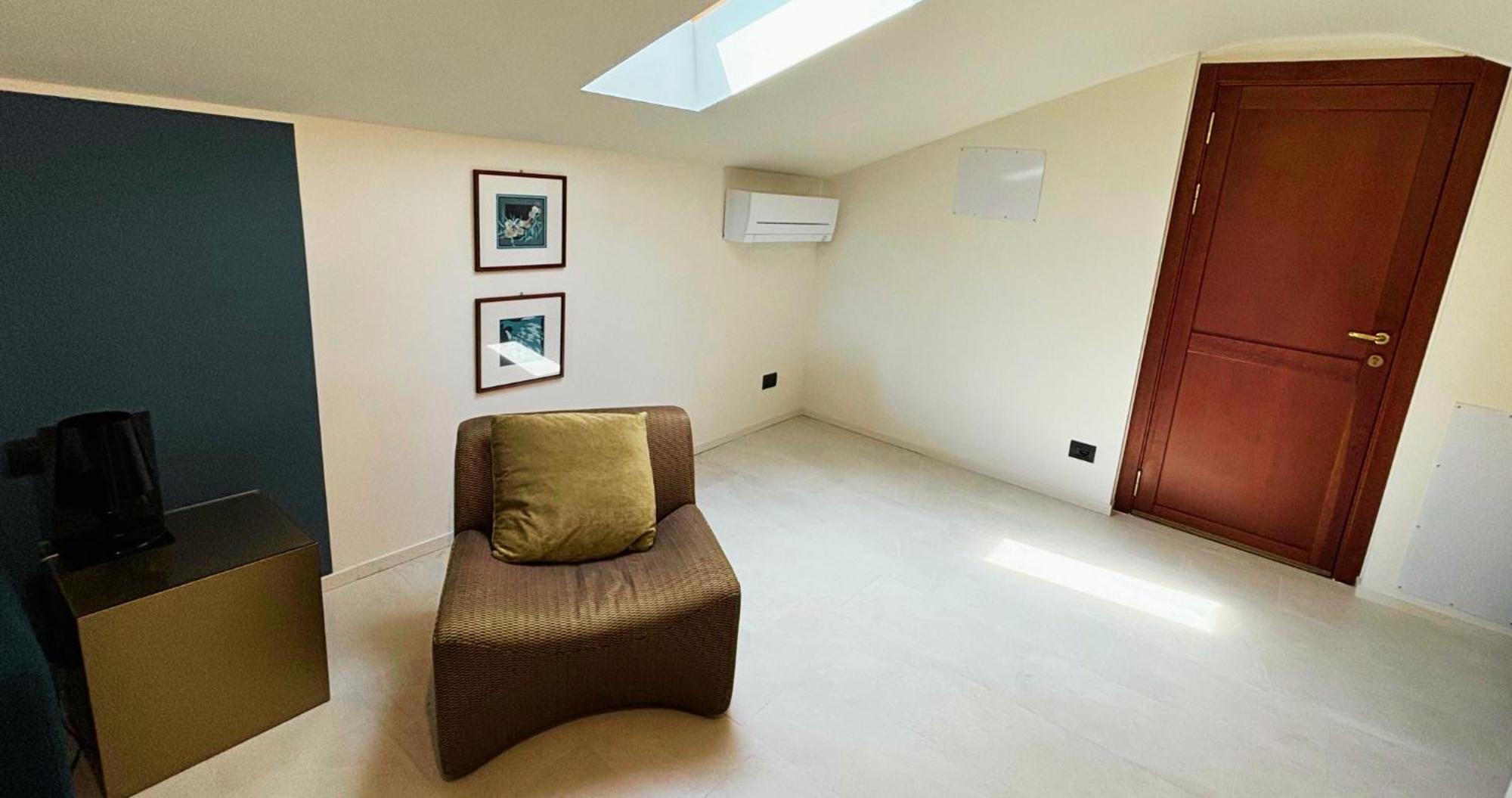 Casa Ceruti Bed & Breakfast Villa Guardia ภายนอก รูปภาพ