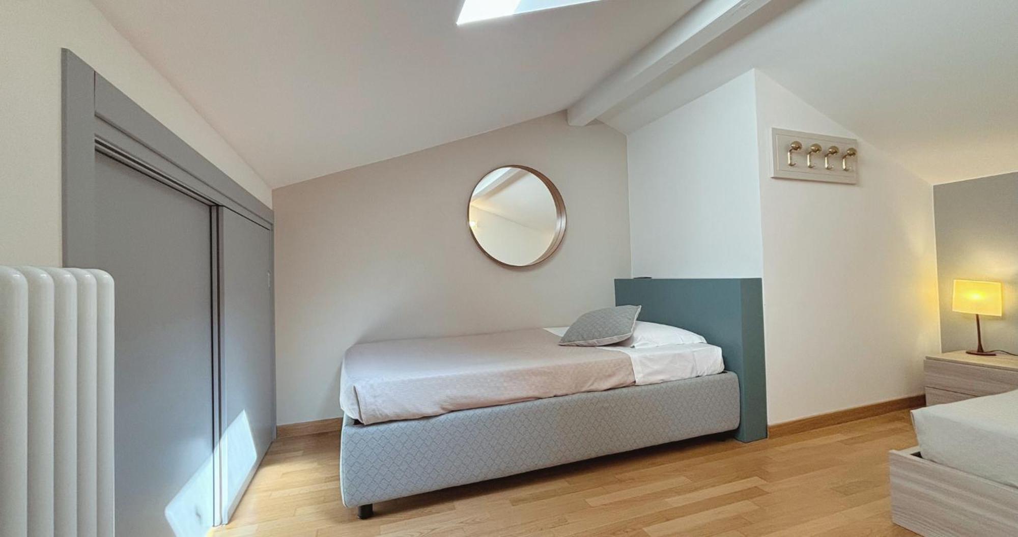 Casa Ceruti Bed & Breakfast Villa Guardia ภายนอก รูปภาพ