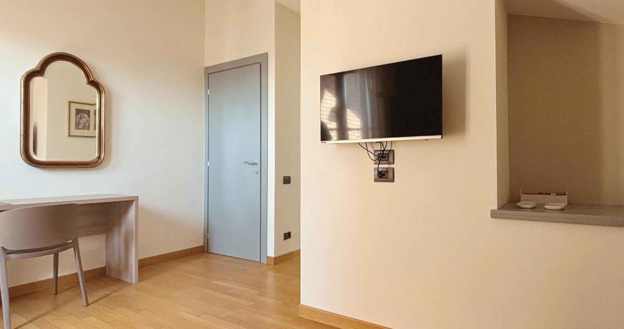 Casa Ceruti Bed & Breakfast Villa Guardia ภายนอก รูปภาพ
