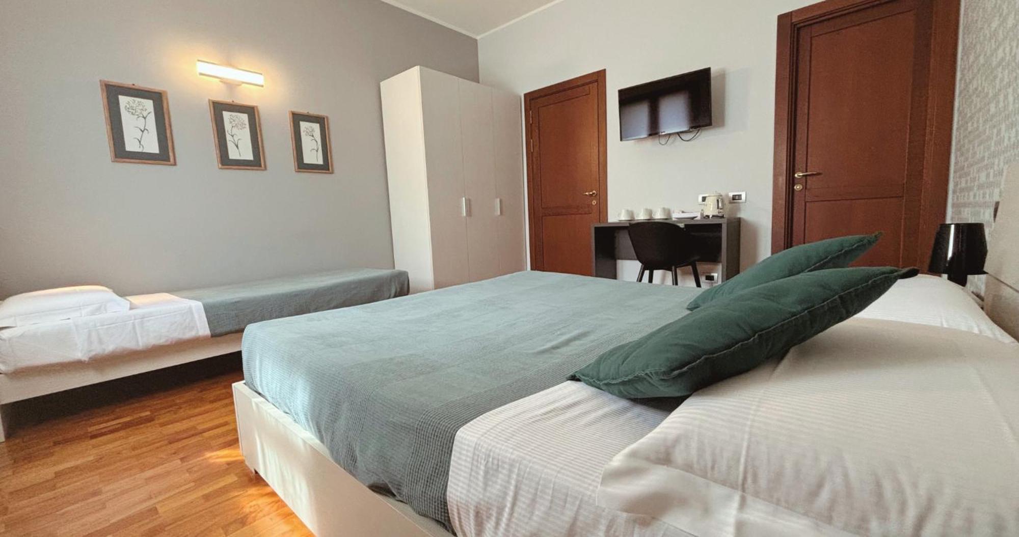Casa Ceruti Bed & Breakfast Villa Guardia ภายนอก รูปภาพ